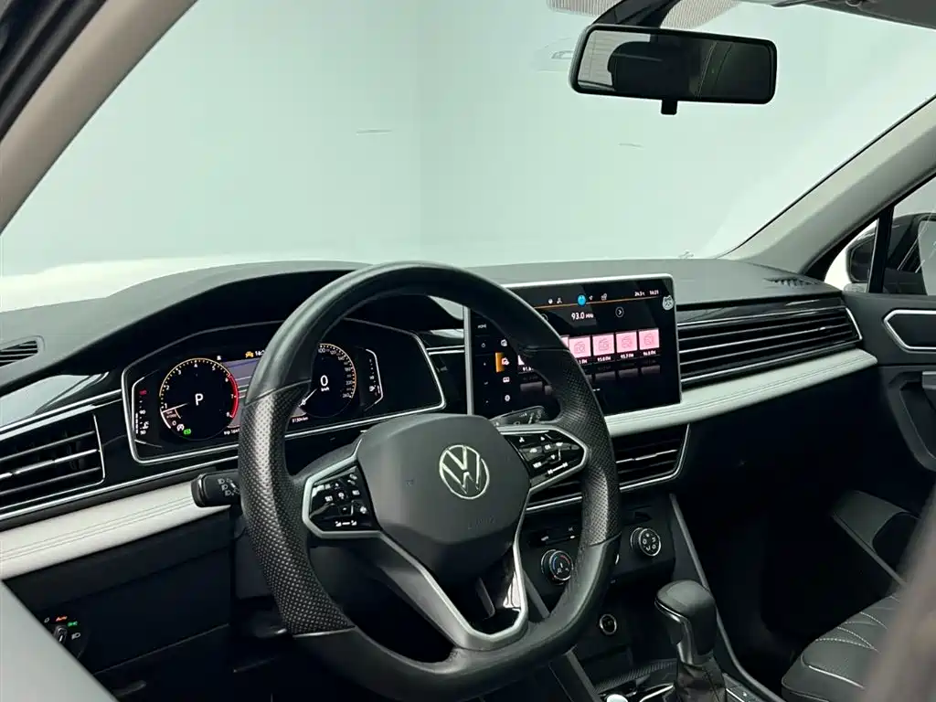 Volkswagen Tiguan L 2022 — фото 16