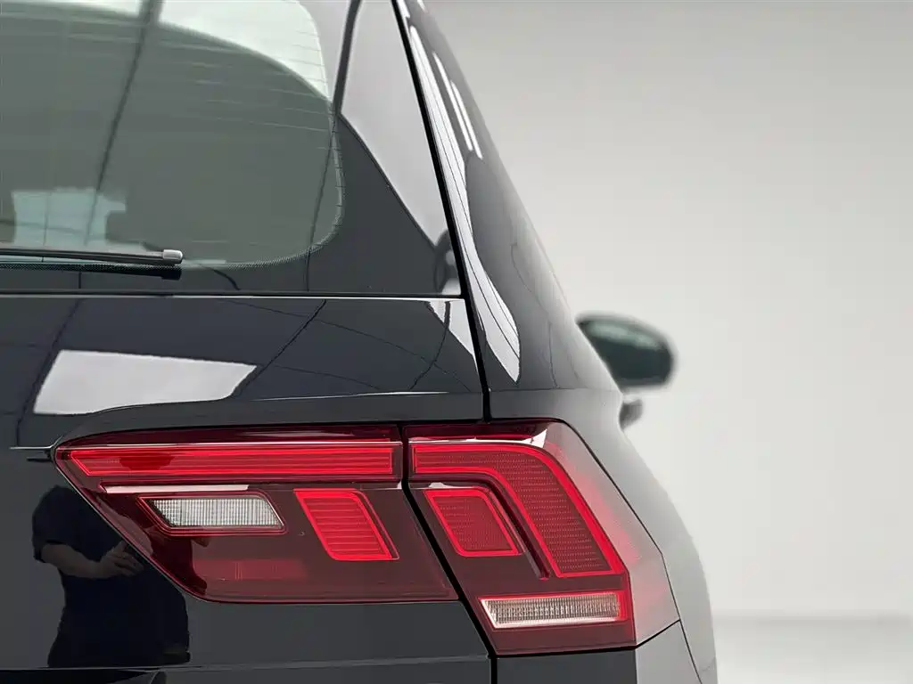Volkswagen Tiguan L 2022 — фото 15