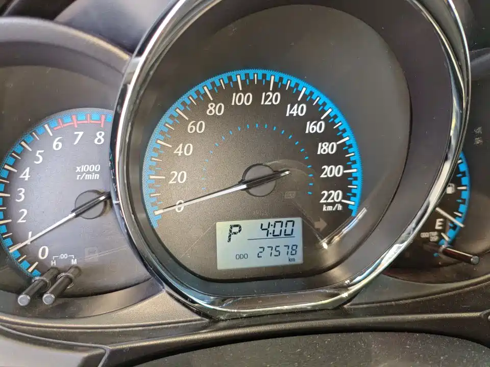 Toyota Yaris L 2019 — фото 10