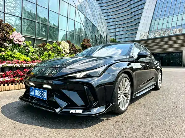 MG MG7 2025