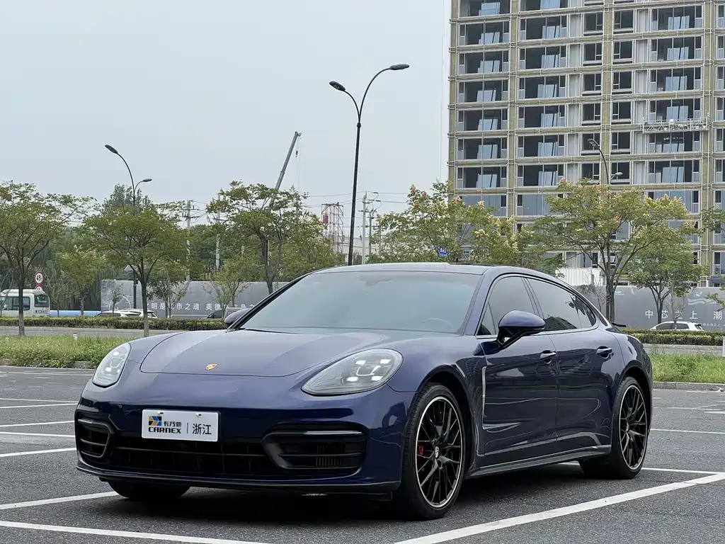 Porsche Panamera 2021 — фото 1
