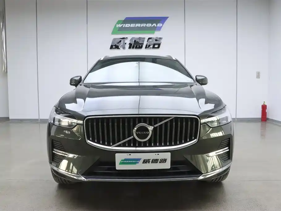Volvo XC60 2021 — фото 2