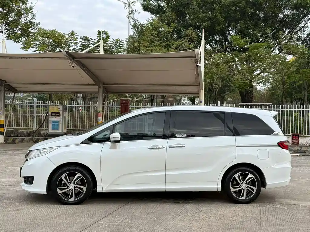 Honda Odyssey 2018 — фото 3