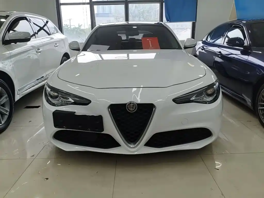 Alfa Romeo Giulia 2018 — фото 3
