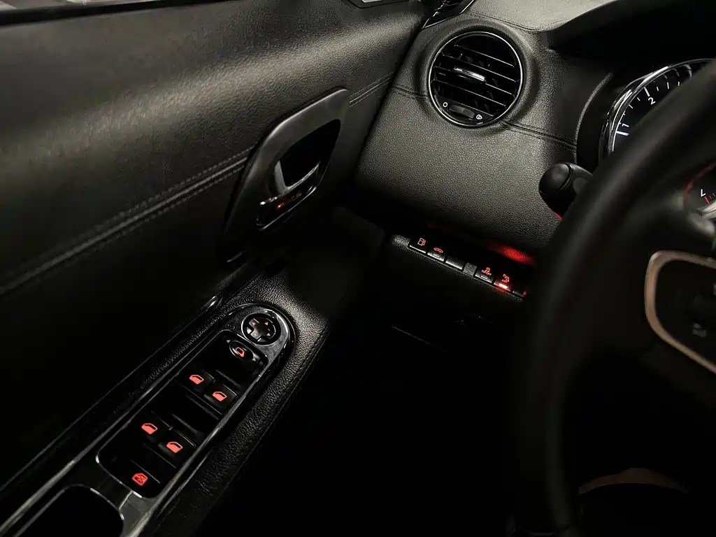 Peugeot 3008 2017 — фото 10
