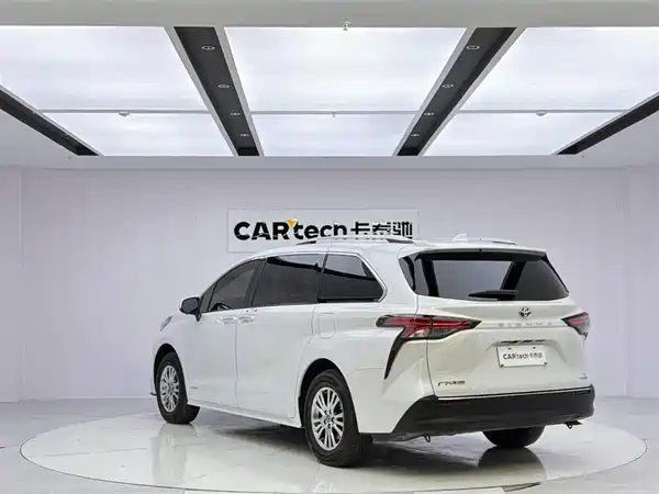 Toyota Sienna 2023
