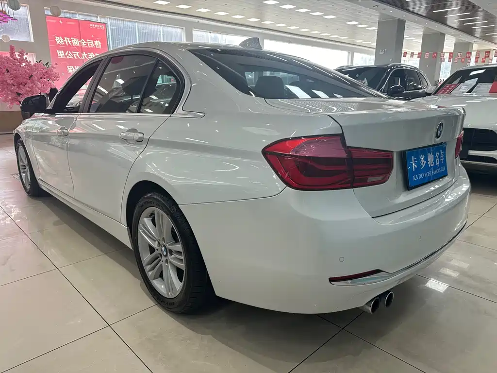 BMW 3 Series 2017 — фото 13