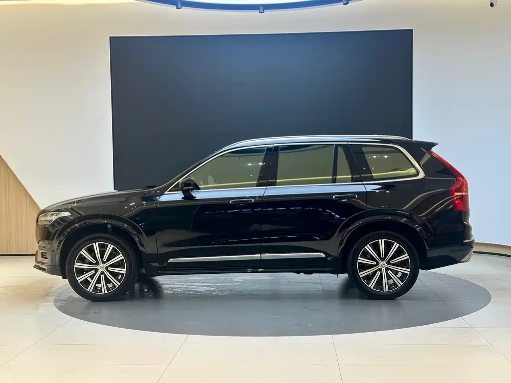 Volvo XC90 2021 — фото 28