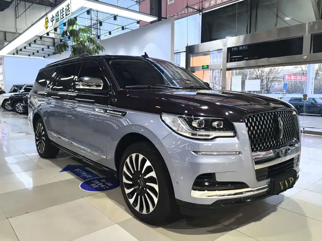 Lincoln Navigator One 2023 — фото 3