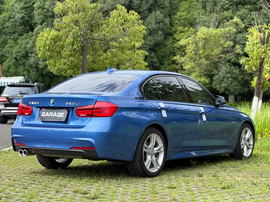 BMW 3 Series 2018 — фото 23