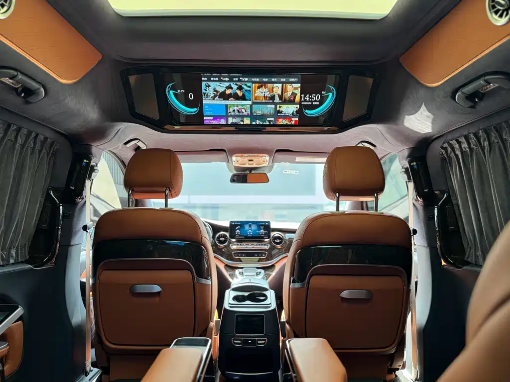 Mercedes-Benz V-Class 2023 — фото 13
