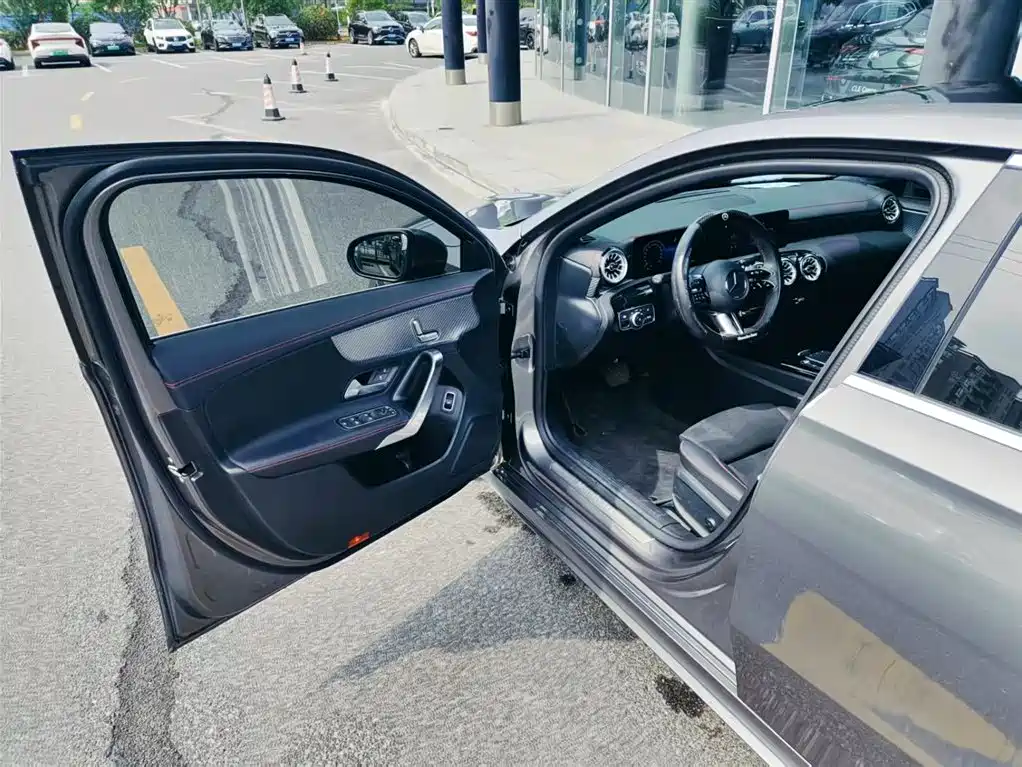 Mercedes-Benz A-Class 2024 — фото 13