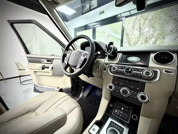 Land Rover Discovery 2016
