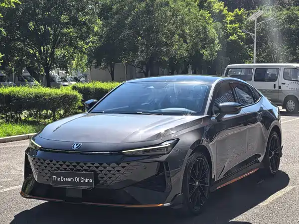 Changan UNI-V 2025