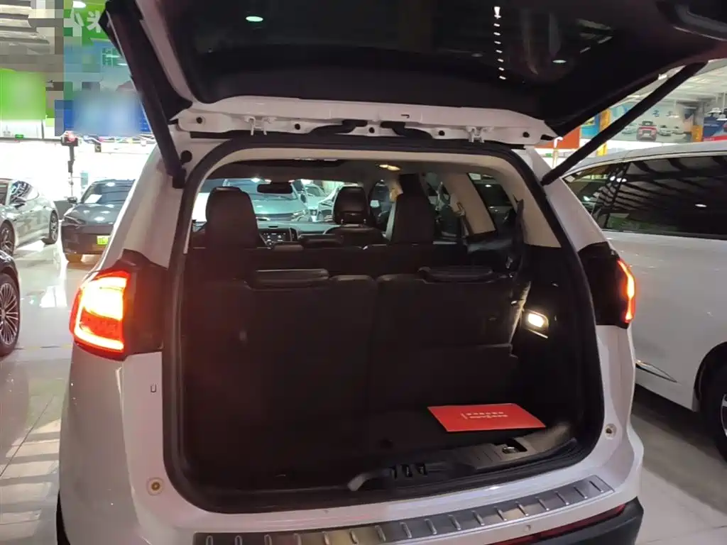 Ford Edge 2018 — фото 19