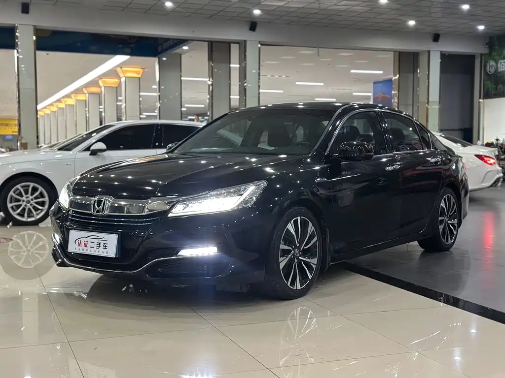 Honda Accord 2017 — фото 1