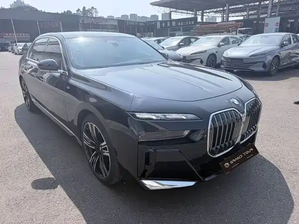 BMW 7 Series 2024