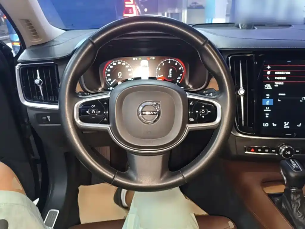 Volvo S90 2018 — фото 11