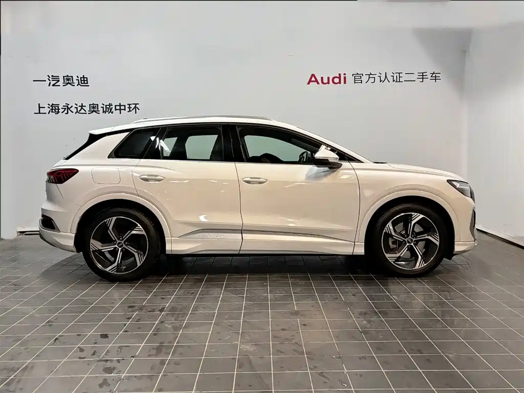 Audi Q4 e-tron 2024 — фото 4
