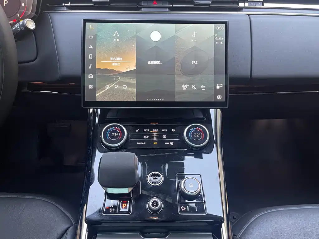 Land Rover Sport 2024 — фото 17