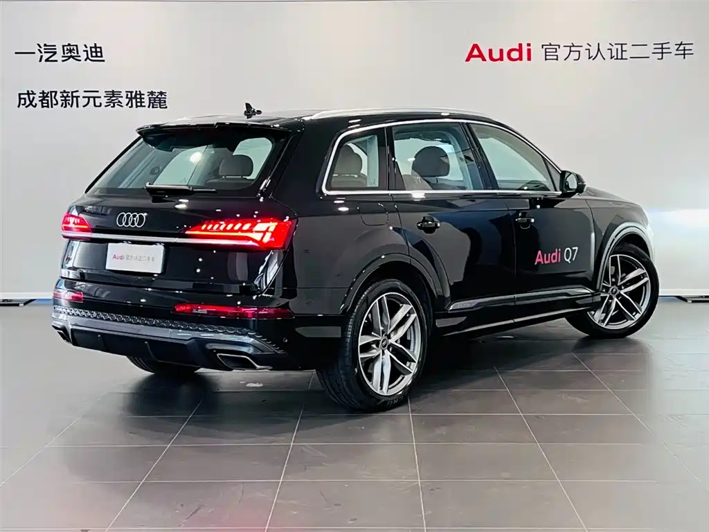 Audi Q7 2024 — фото 4