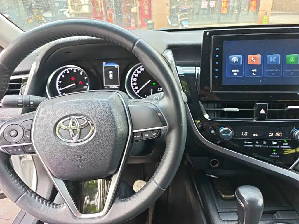 Toyota Camry 2024 — фото 10