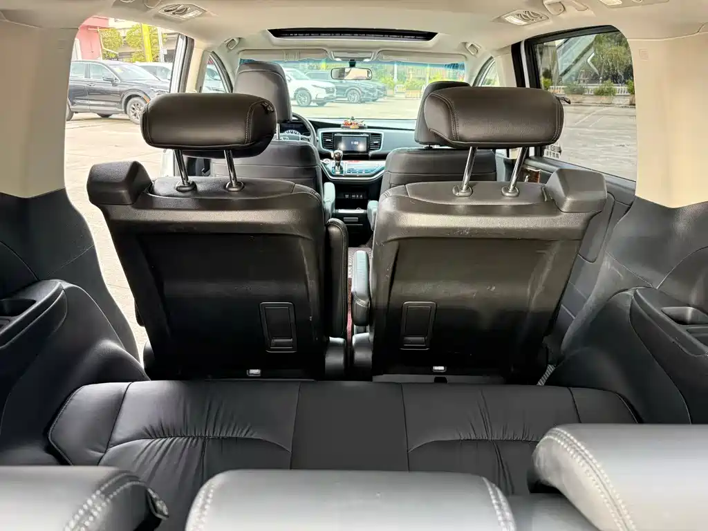 Honda Odyssey 2018 — фото 7