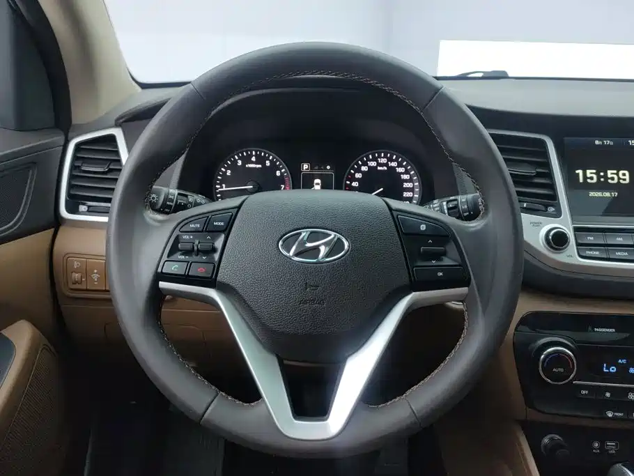 Hyundai Tucson 2016 — фото 15