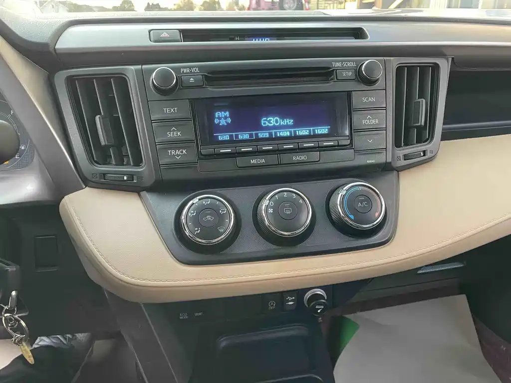 Toyota RAV4 2019 — фото 13