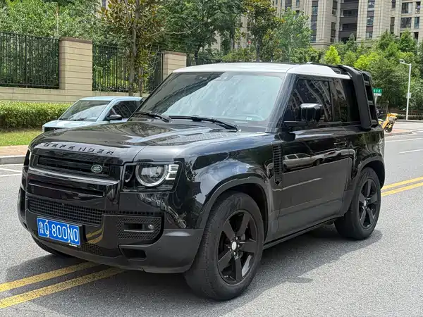 Land Rover Defender 2021