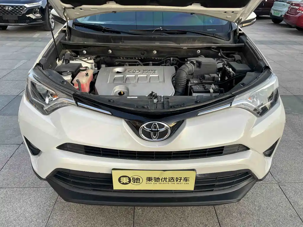 Toyota RAV4 2019 — фото 17