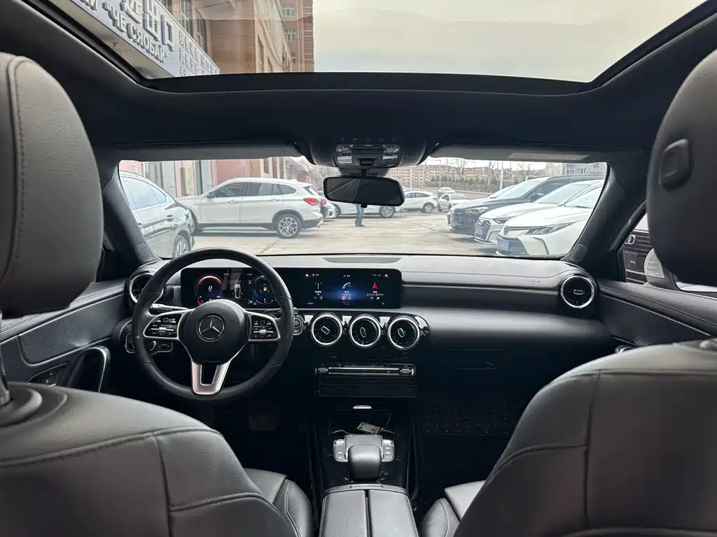 Mercedes-Benz A-Class 2022 — фото 17