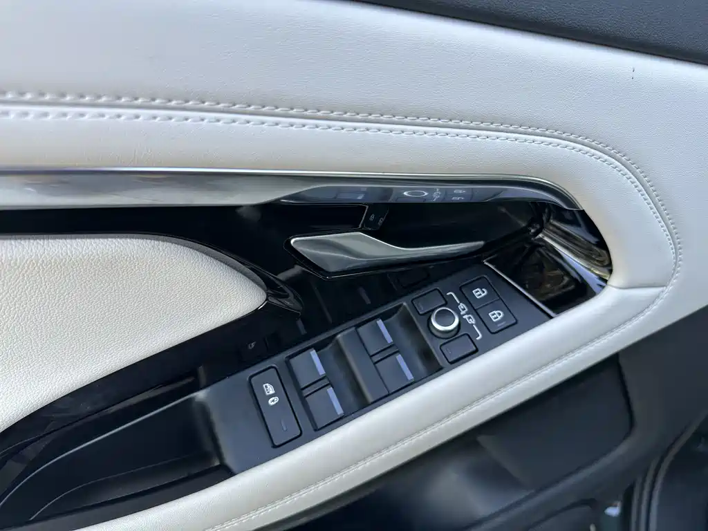 Land Rover Evoque 2022 — фото 22