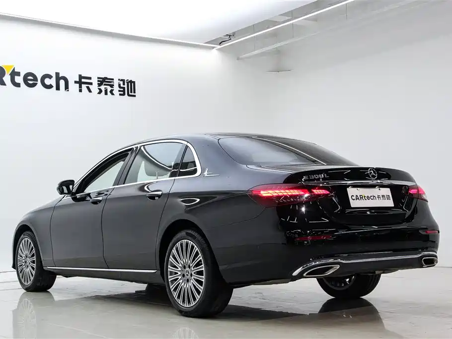 Mercedes-Benz E-Class 2023 — фото 6