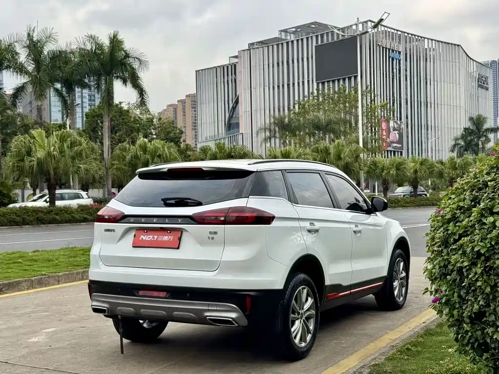 Geely Boyue 2021 — фото 18