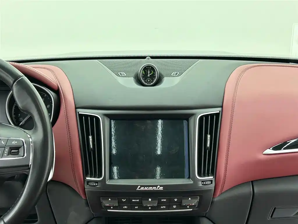 Maserati Levante 2018 — фото 14