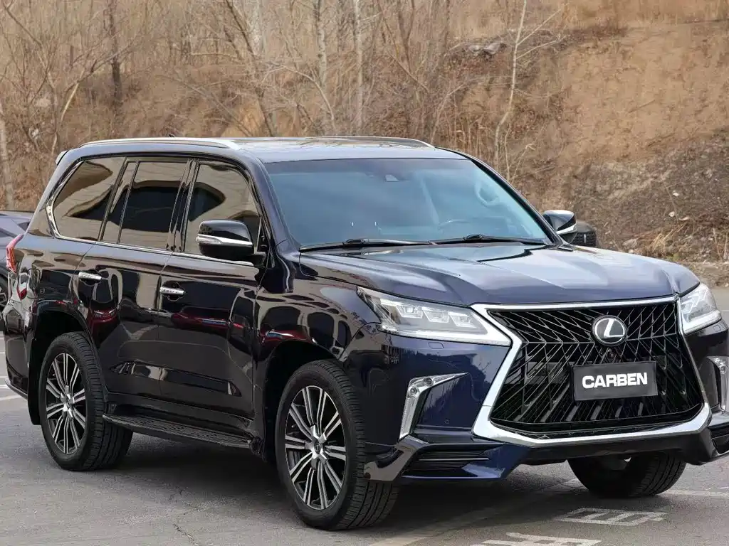 Lexus LX 2019 — фото 1