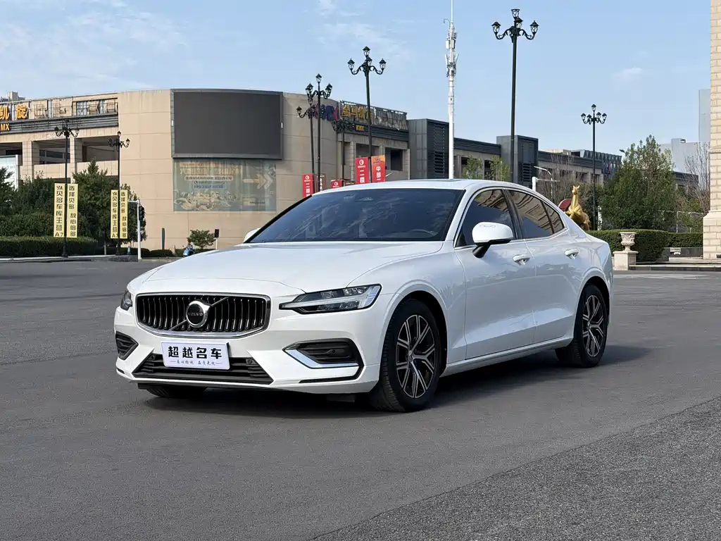 Volvo S60 2023