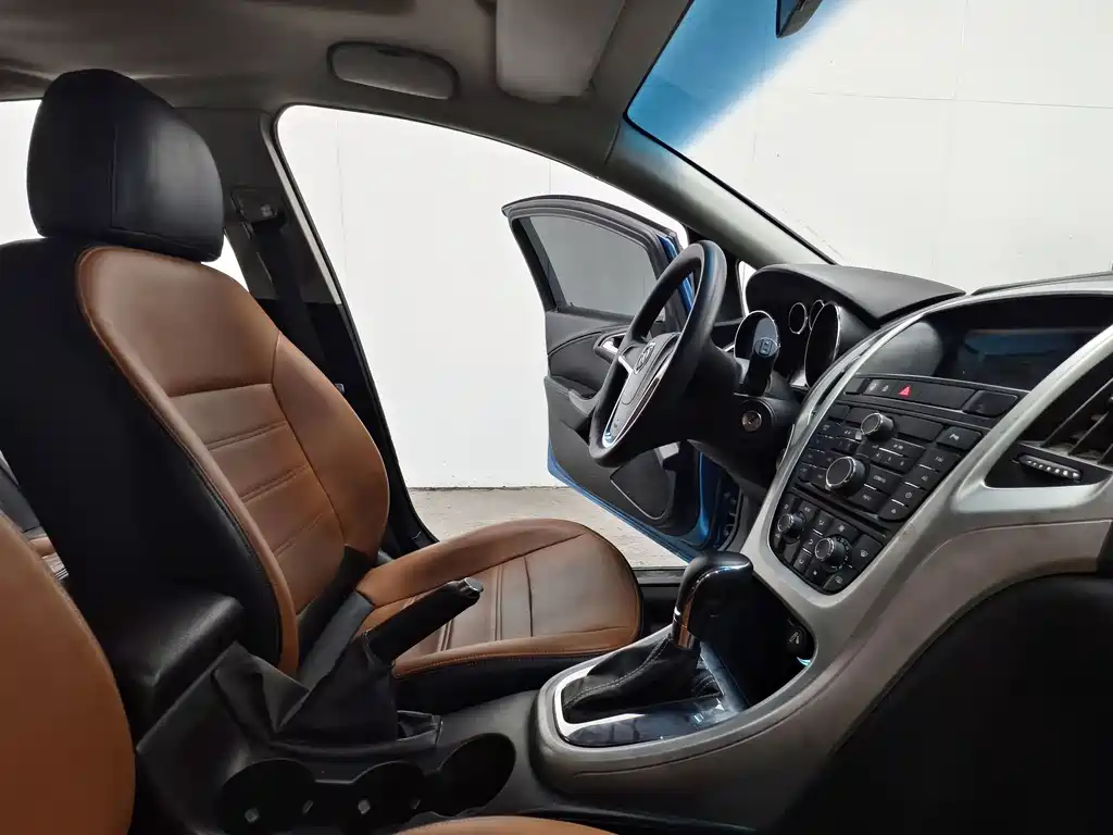 Buick Excelle 2014 — фото 15