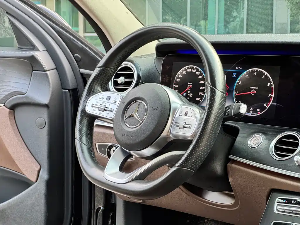 Mercedes-Benz E-Class 2020 — фото 12