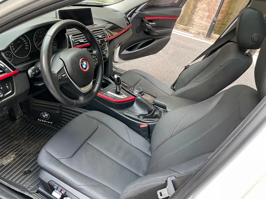 BMW 3 Series 2017 — фото 11
