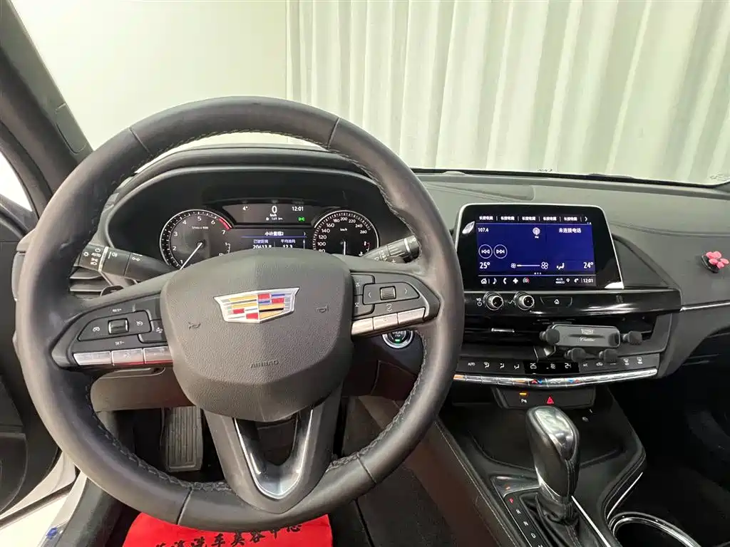 Cadillac CT4 2021 — фото 14