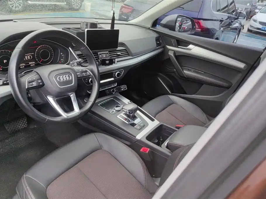 Audi Q5L 2019 — фото 12
