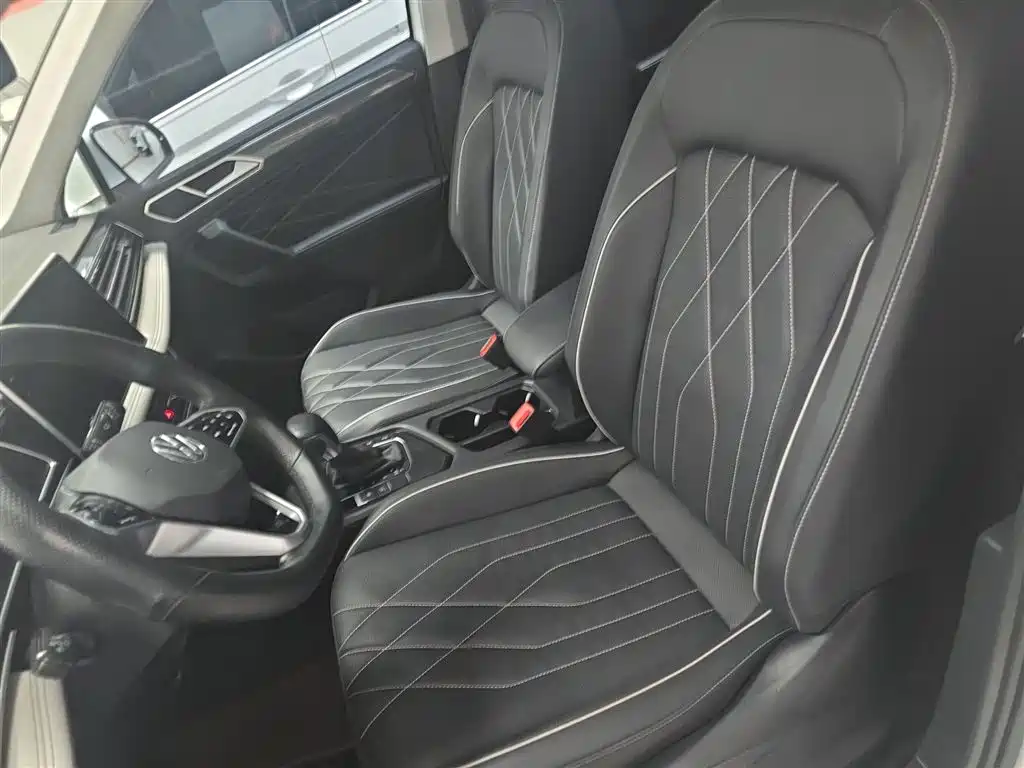 Volkswagen Tiguan L 2023 — фото 11