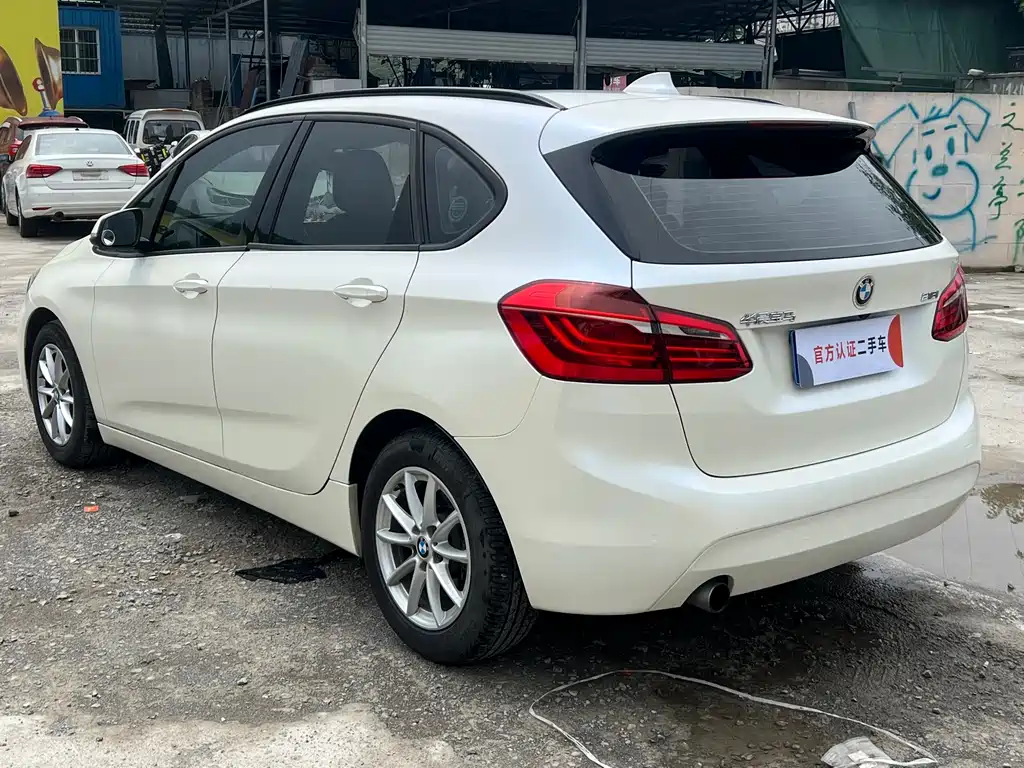 BMW 2 Series Active Tourer 2017 — фото 4