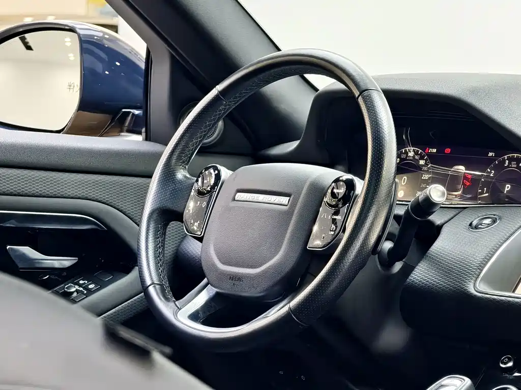 Land Rover Range Rover Evoque 2019 — фото 18