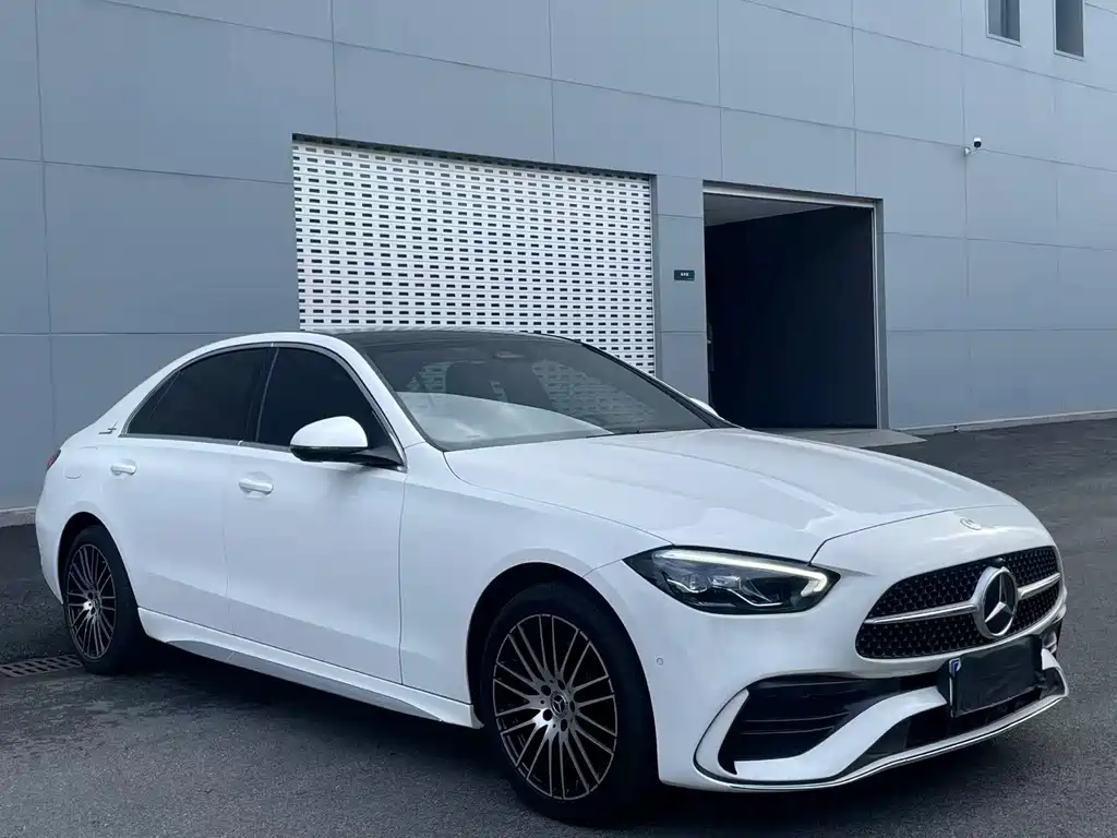 Mercedes-Benz C-Class 2023 — фото 3