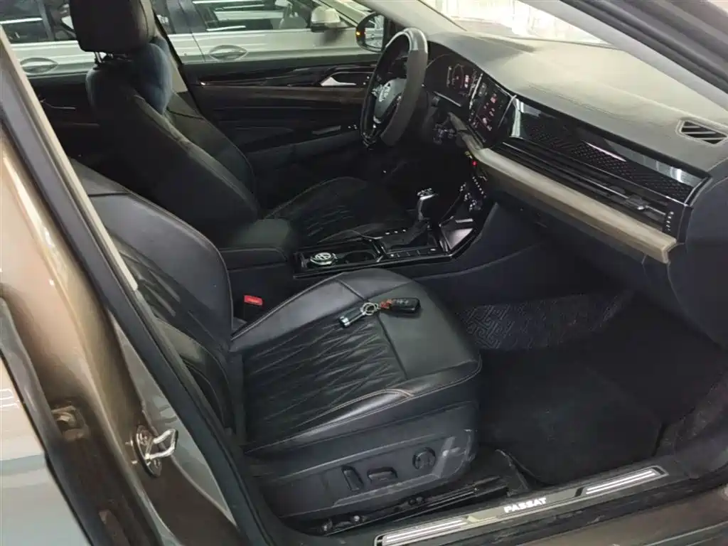 Volkswagen Passat 2019 — фото 25