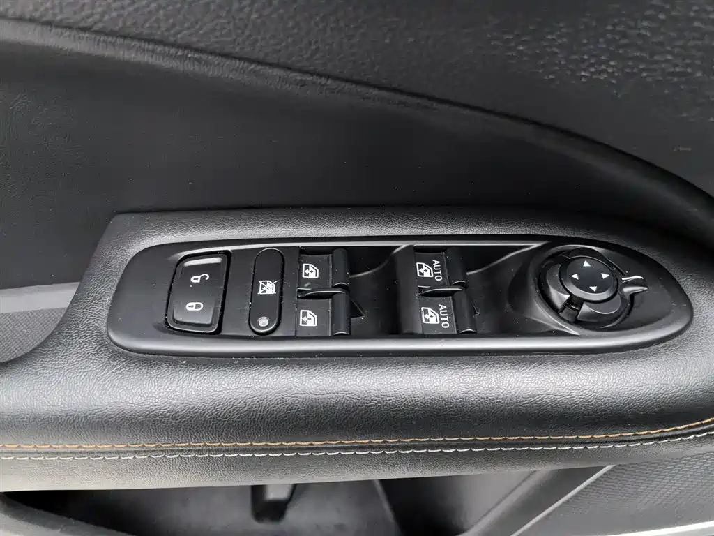 Jeep Compass 2018 — фото 9