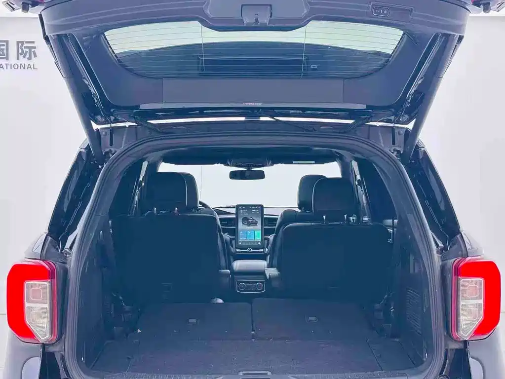 Ford Explorer 2021 — фото 17